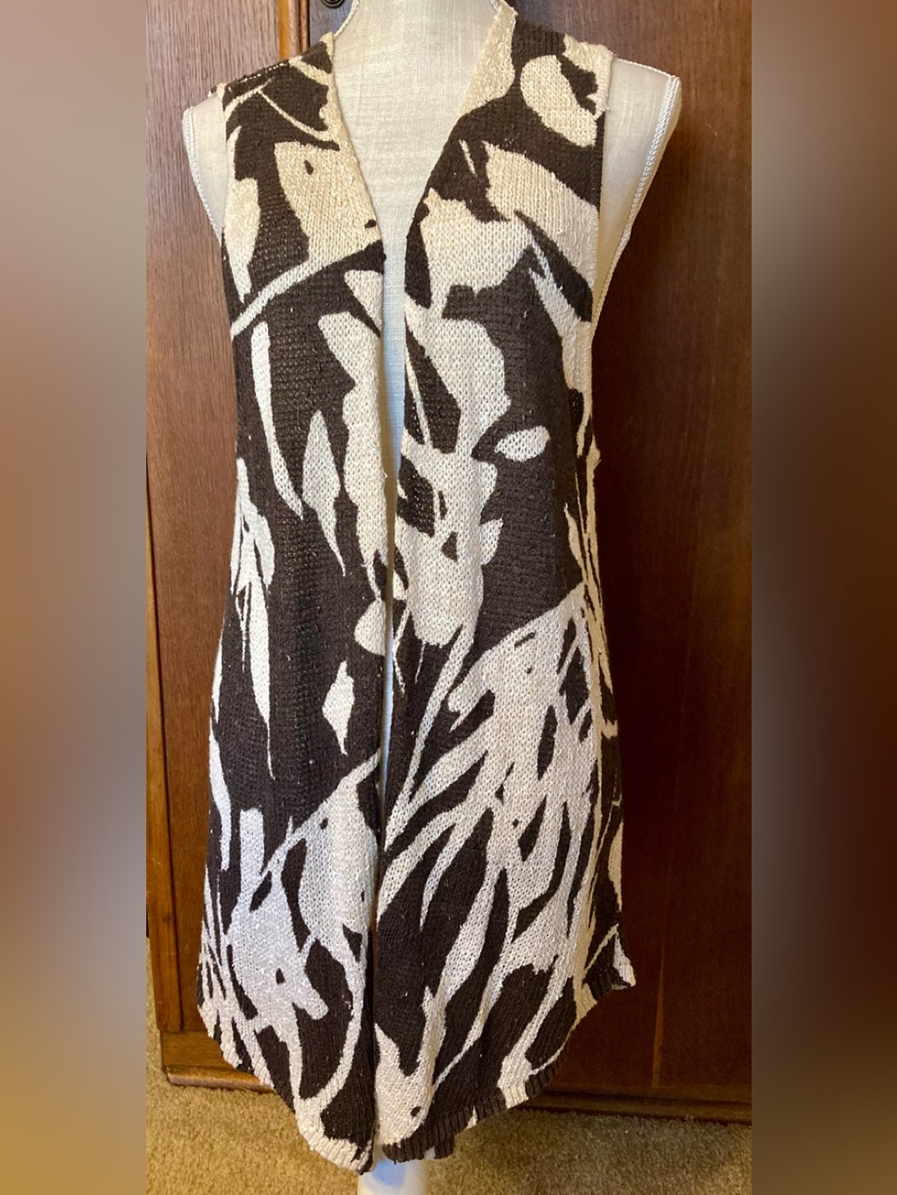NWT - Chico’s Long Sweater Vest, sz 16
(3)